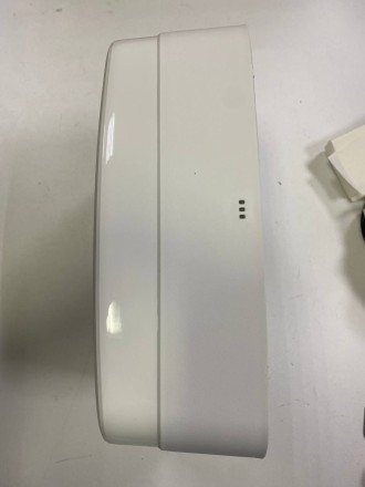 Диспенсер бумажных полотенец WisePro M620-W на 1 пачку Z-сл белый / 72300