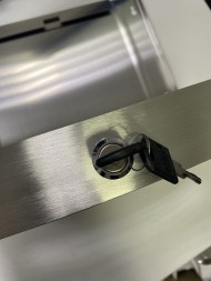 Диспенсер покрытий для унитаза с замком WisePro металл Матовая сталь / 77-33