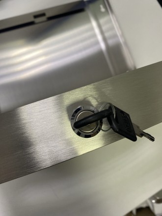 Диспенсер покрытий для унитаза с замком WisePro металл Матовая сталь / 77-33