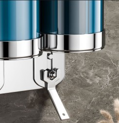 Держатель с флаконом для жидкостей настенный тройной WisePro Хром / 77-57