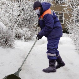 Ледоруб-топор с металлической ручкой КLIMI ширина 15 см, высота 135 см / Б-3